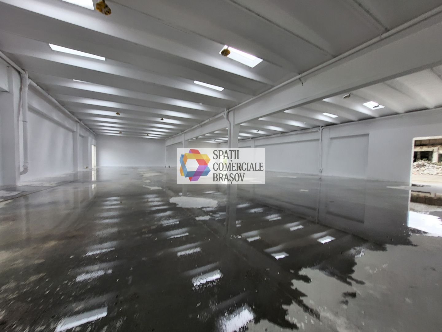 Spatiu comercial in centru comercial - 1800 mp disponibil 2024 - Poză 1