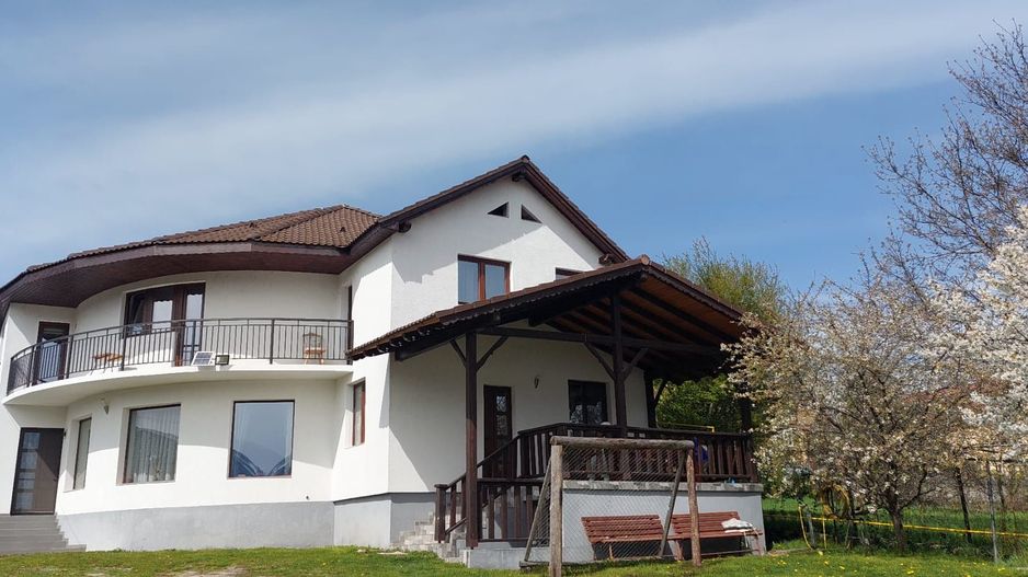Casa solara si spatioasa, curte 700 mp - Cisnadie - Sibiu - Poză 3