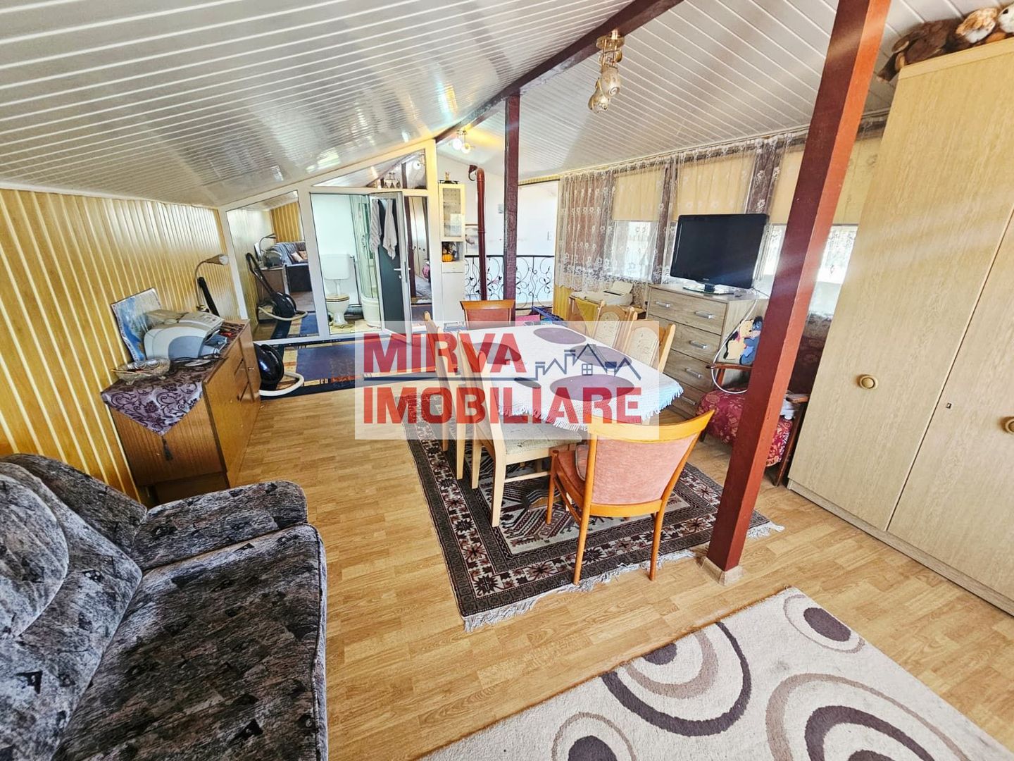 🏡 Casă spațioasă cu 9 camere în Strejnicu – pentru locuință, birouri - Poză 51