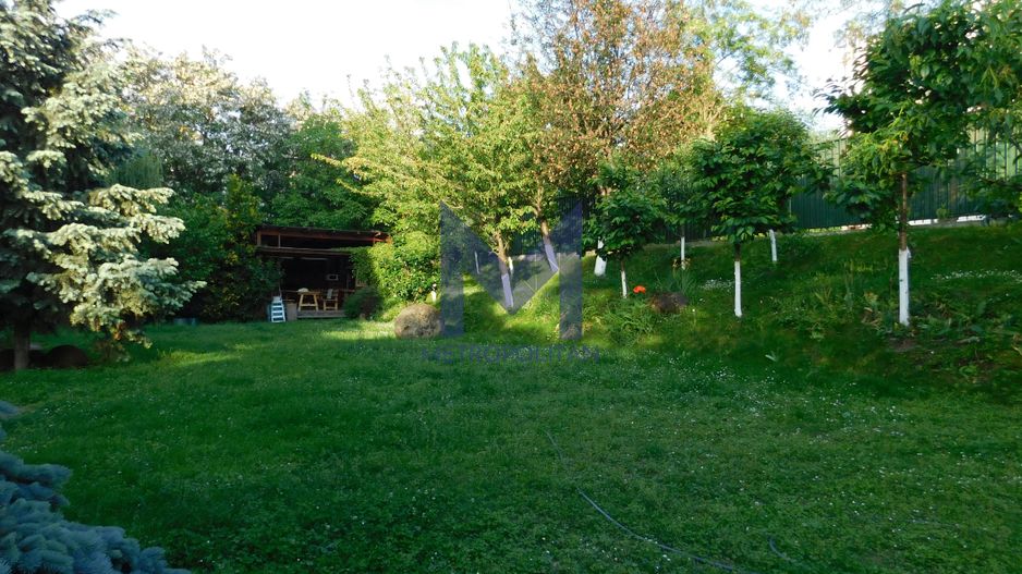 Vilă cu 1.350 mp teren în mijlocul orașului Grădina Botanică - Poză 18