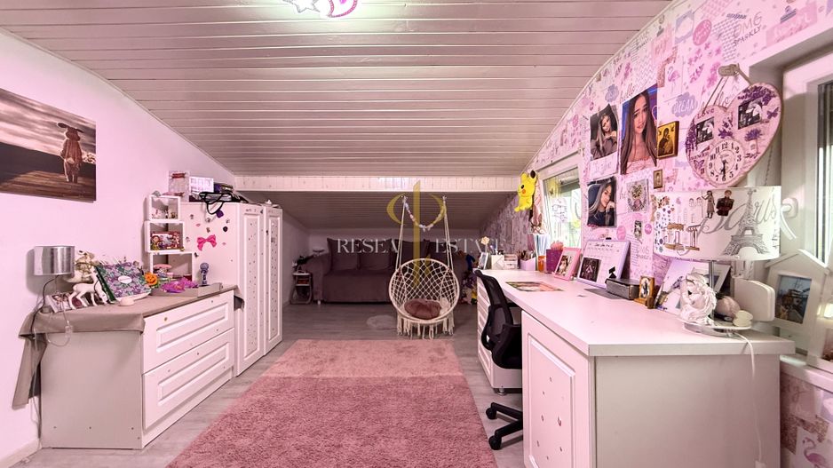 Casă spațioasă în Varias, împărțită în două unități cu acces separat - Poză 7