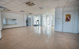 Cladire de birouri Vitan pretabilă pentru diverse afaceri. - Poză 10