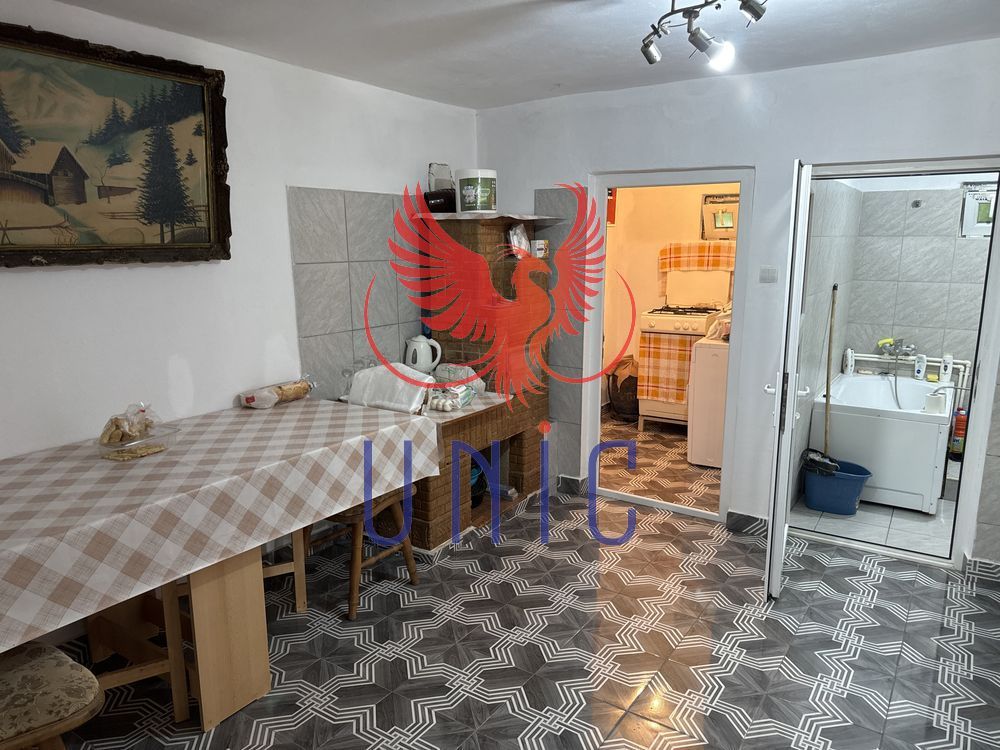 Casa cu teren de 1000 de mp -Radovan - Poză 4