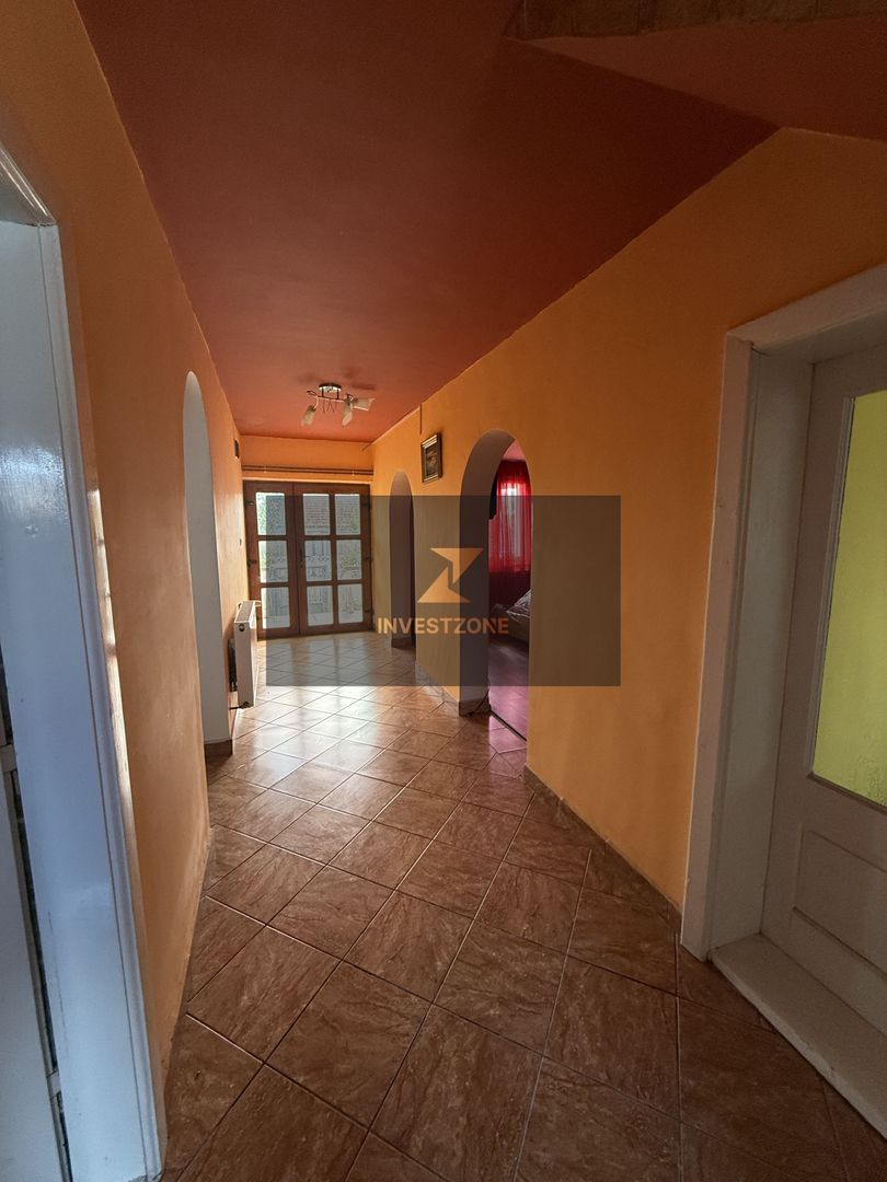 Casă cu teren central în Miersig 20 km de Oradea - Poză 8