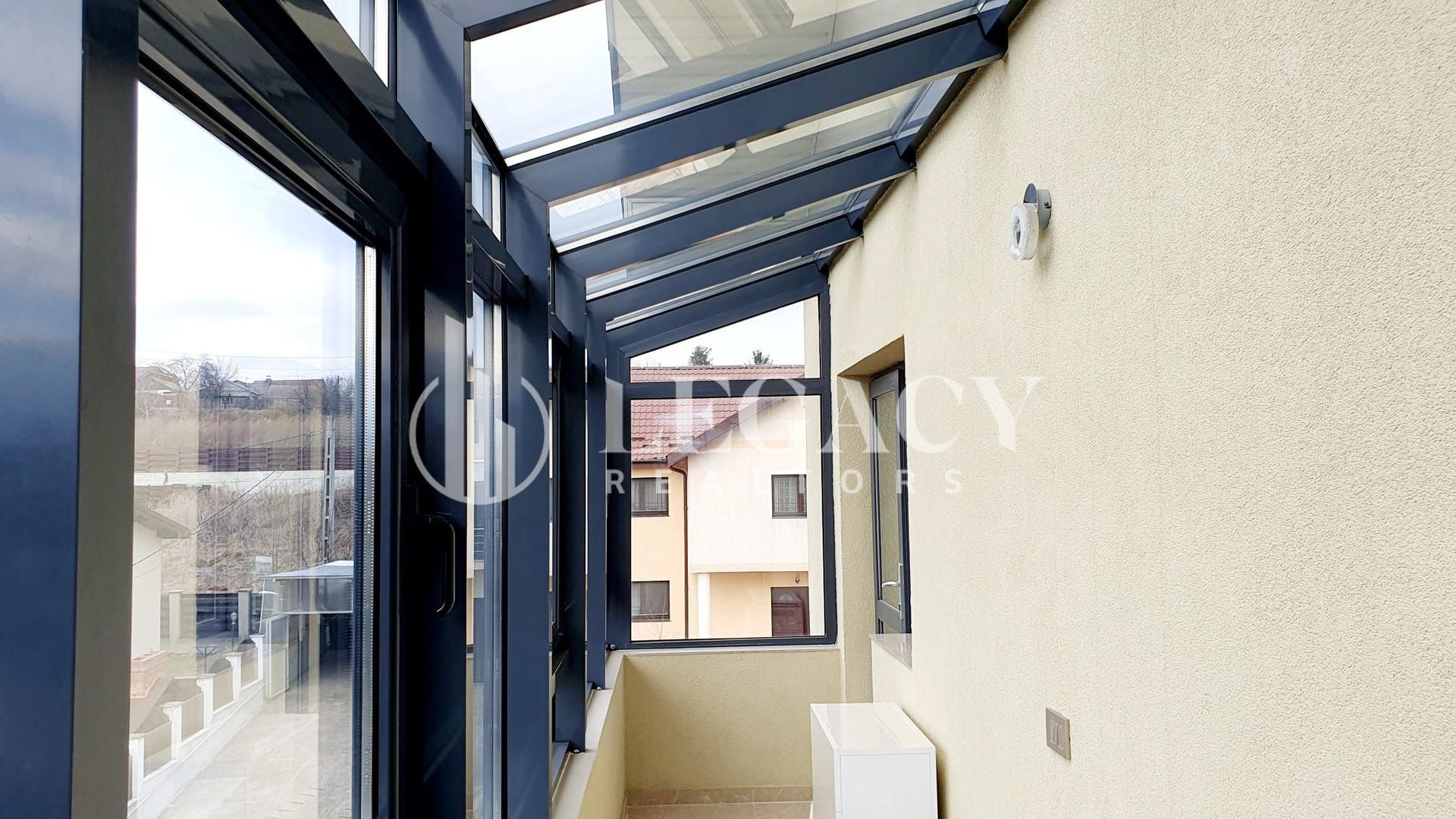 De vânzare - Vilă P+3E+M cu 7 apartamente, Păcurari-Alpha Bank - Poză 17