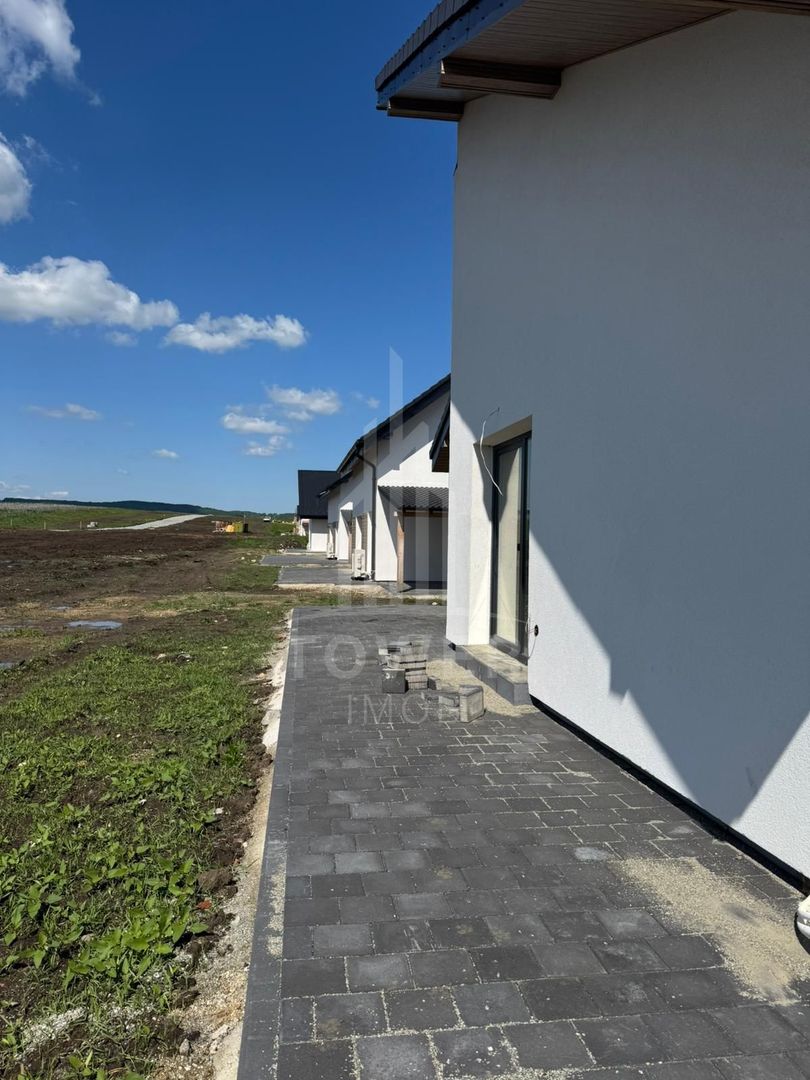 Casă Tip Duplex INDEPENDENTĂ ENERGETIC - Cartier NOU - Poză 16