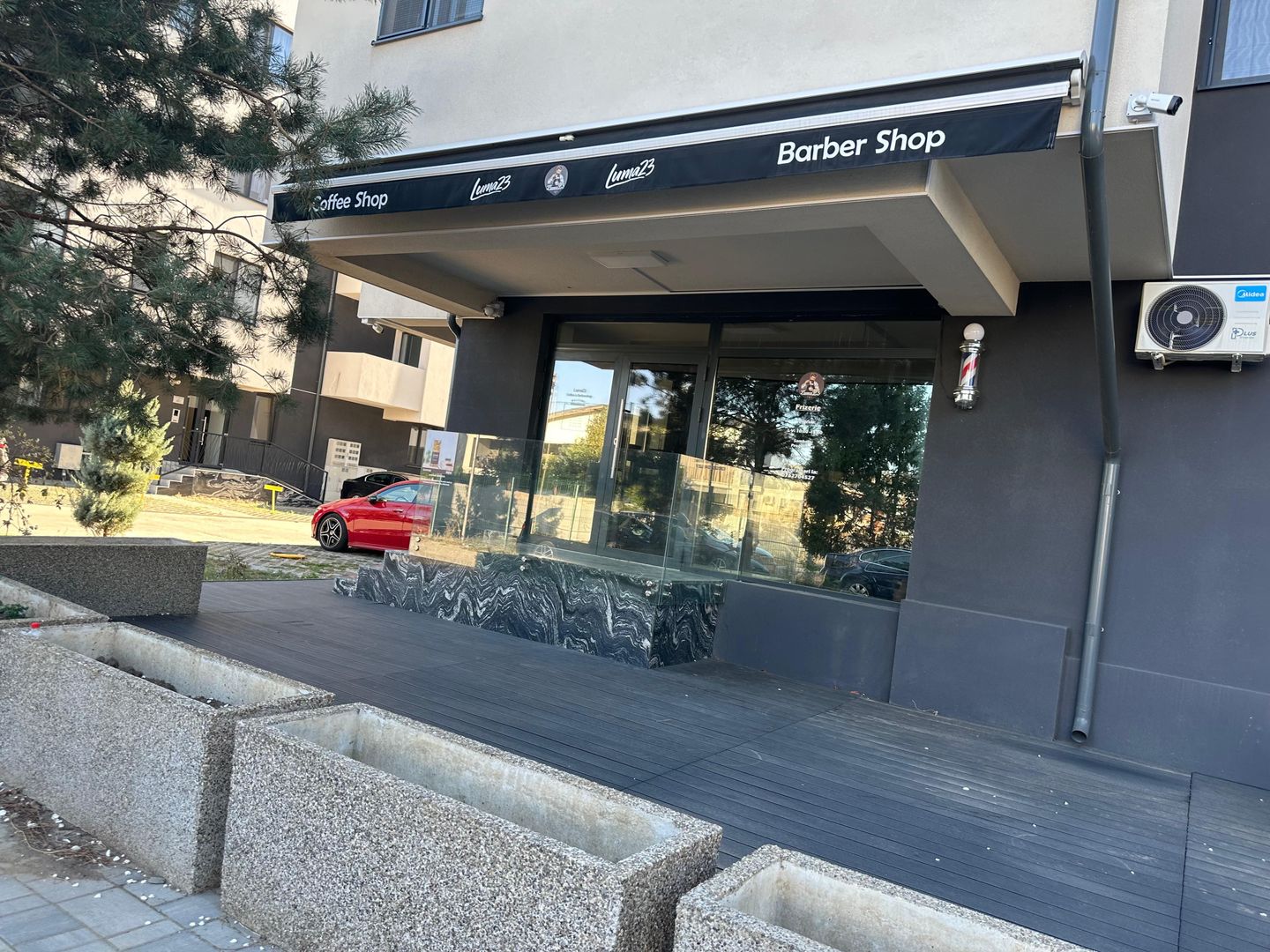 Spatiu Cafenea sau Bar cu Terasa Mare Otopeni 23August Luxor Residence - Poză 4