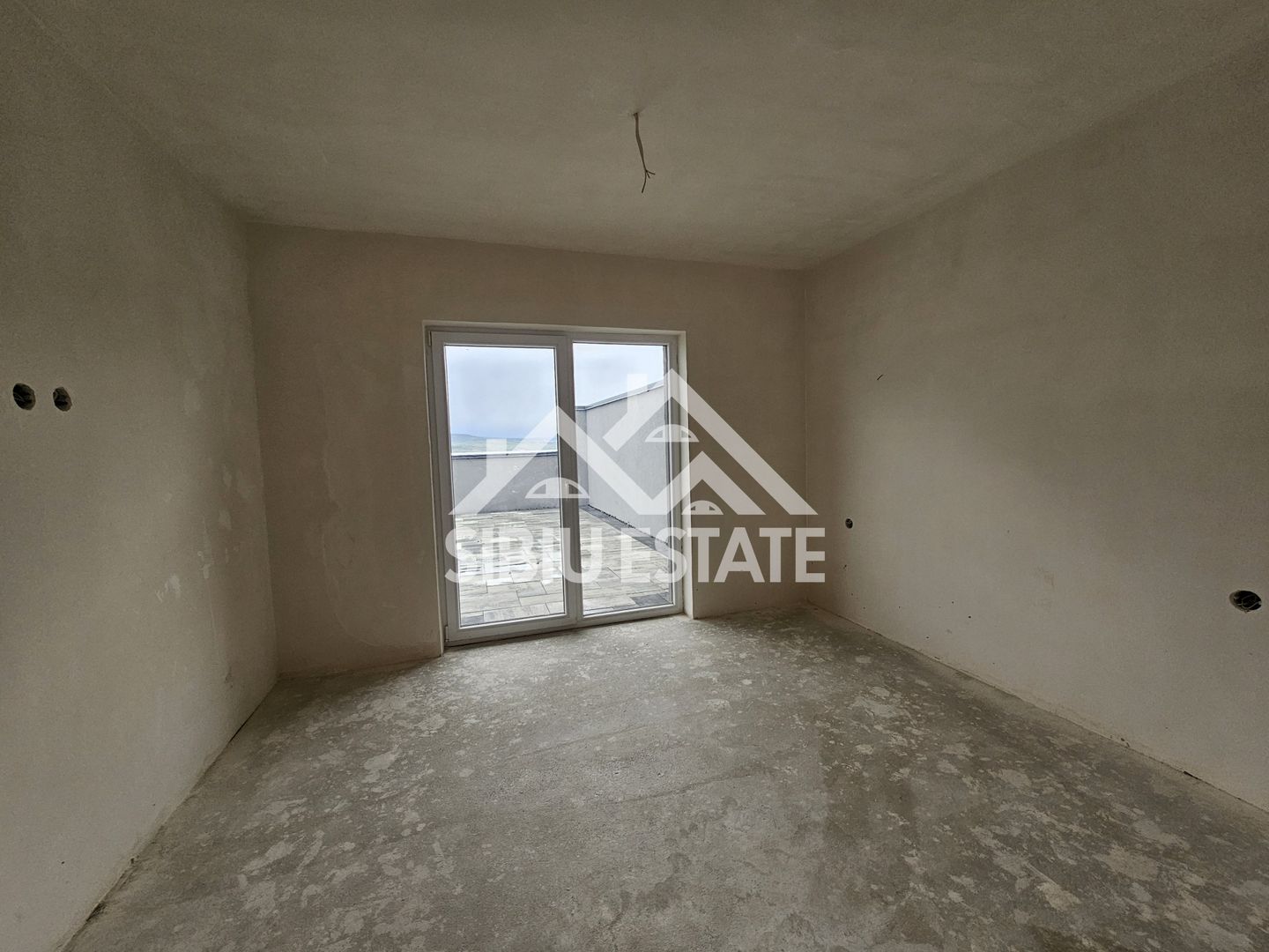 Penthouse Sibiu terasa mare vedere panoramica - Poză 11