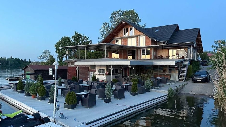 Spatiu Comercial spre chirie - cu iesire la lac- Snagov - Poză 1