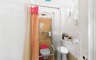 Apartament cu 3 camere, decomandat în Dâmbovița - Poză 8