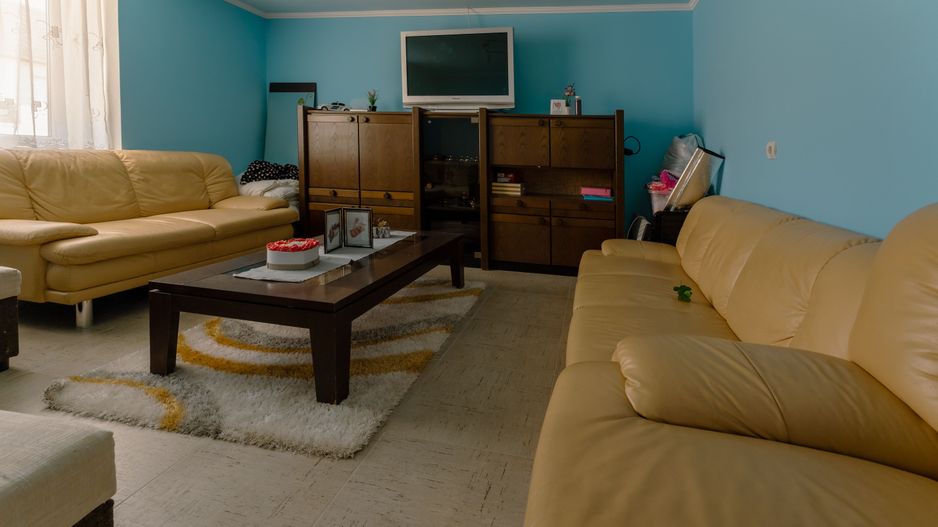 Casă cu teren 3332mp în Bătania - Poză 3