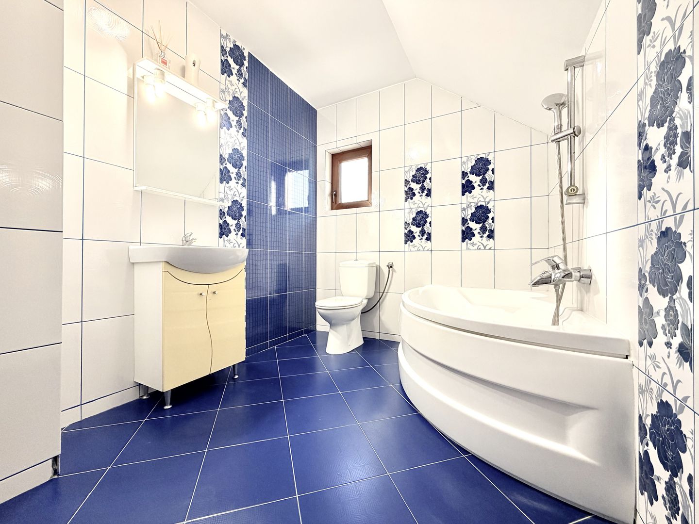 De închiriat – Casă individuală P+M în Dumbrăvița - Poză 28