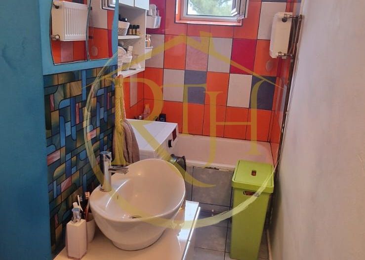 Vand apartament cu 4 camere in zona spitalul judetean,comision ,,0'' - Poză 18