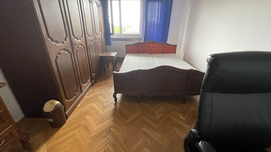 SPATIOS IN ZONA MEDICINEI -4 camere,garaj propriu si boxa - Poză 12