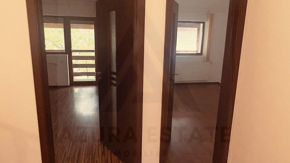 Casă cu 4 camere, curte proprie și 2 balcoane – Șelimbăr - Poză 12
