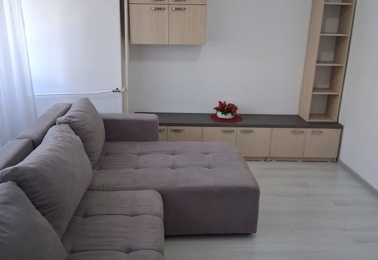 3 camere decomandat modern, 90 mp, 2 bai, etaj 2, pret excelent - Poză 1