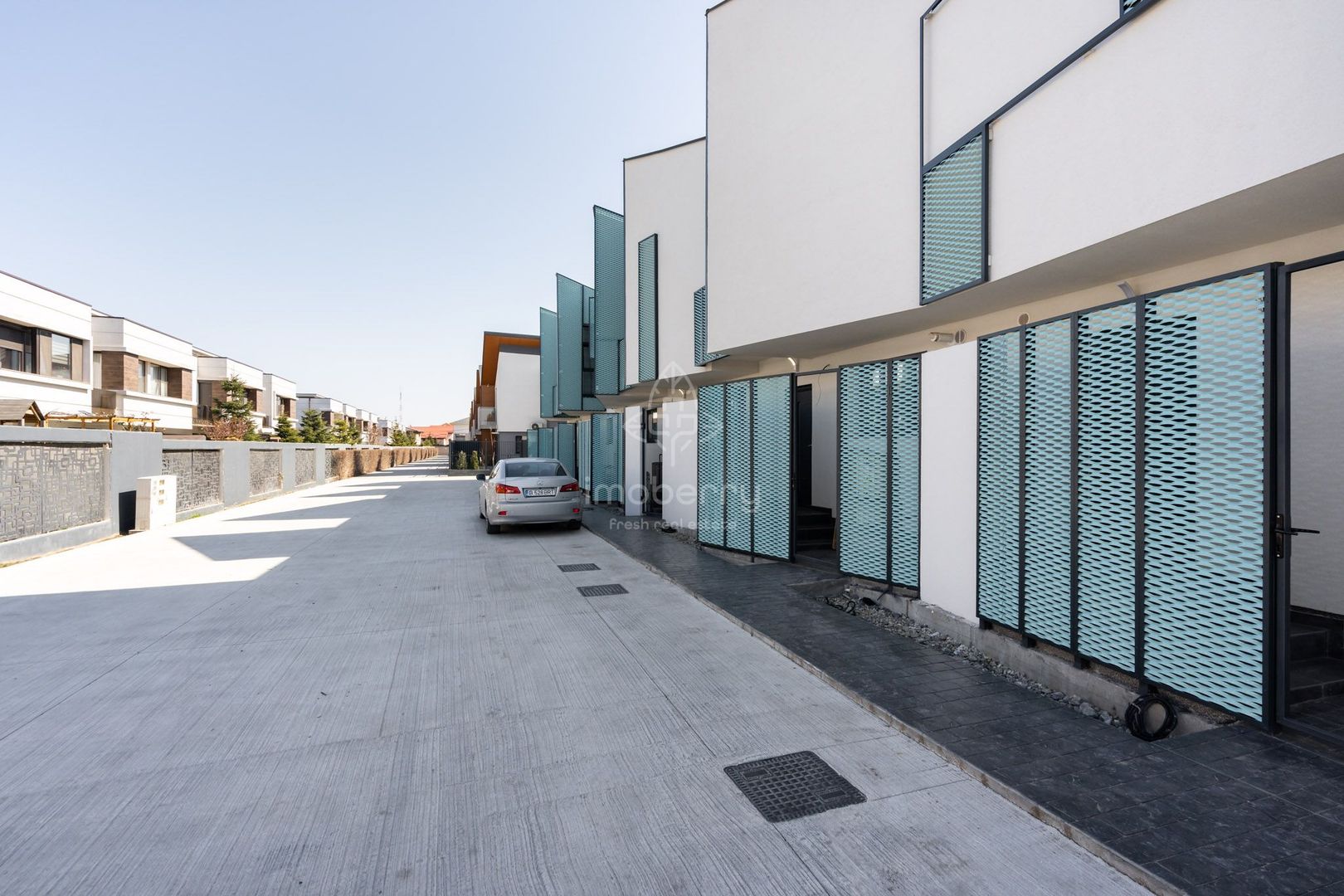 Summer Residence - Poză 4