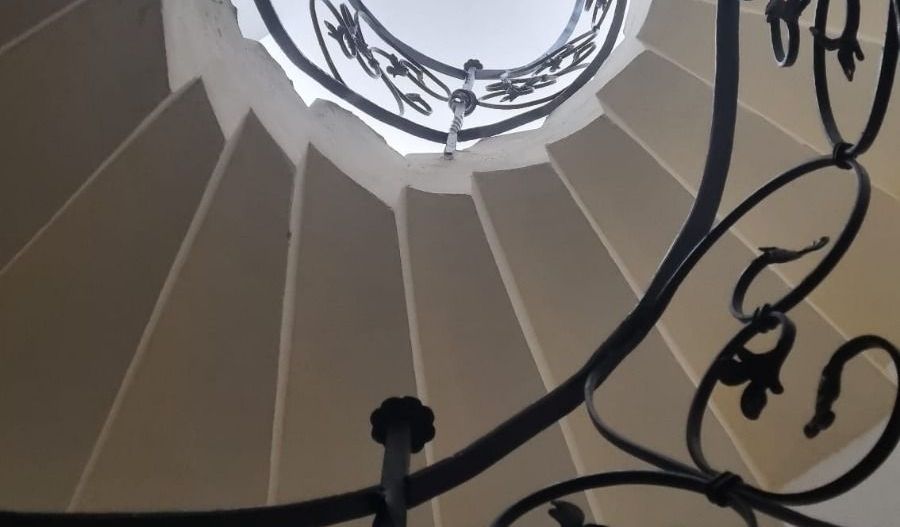 Imobil cu 8 camere, terasă de 60 mp, situat în centrul orașului - Poză 6