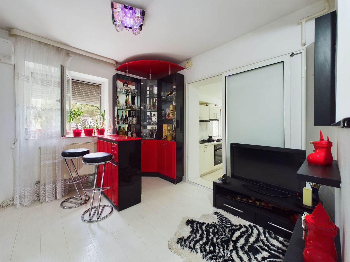 Casă cochetă pe strada Făt Frumos. - Poză 9