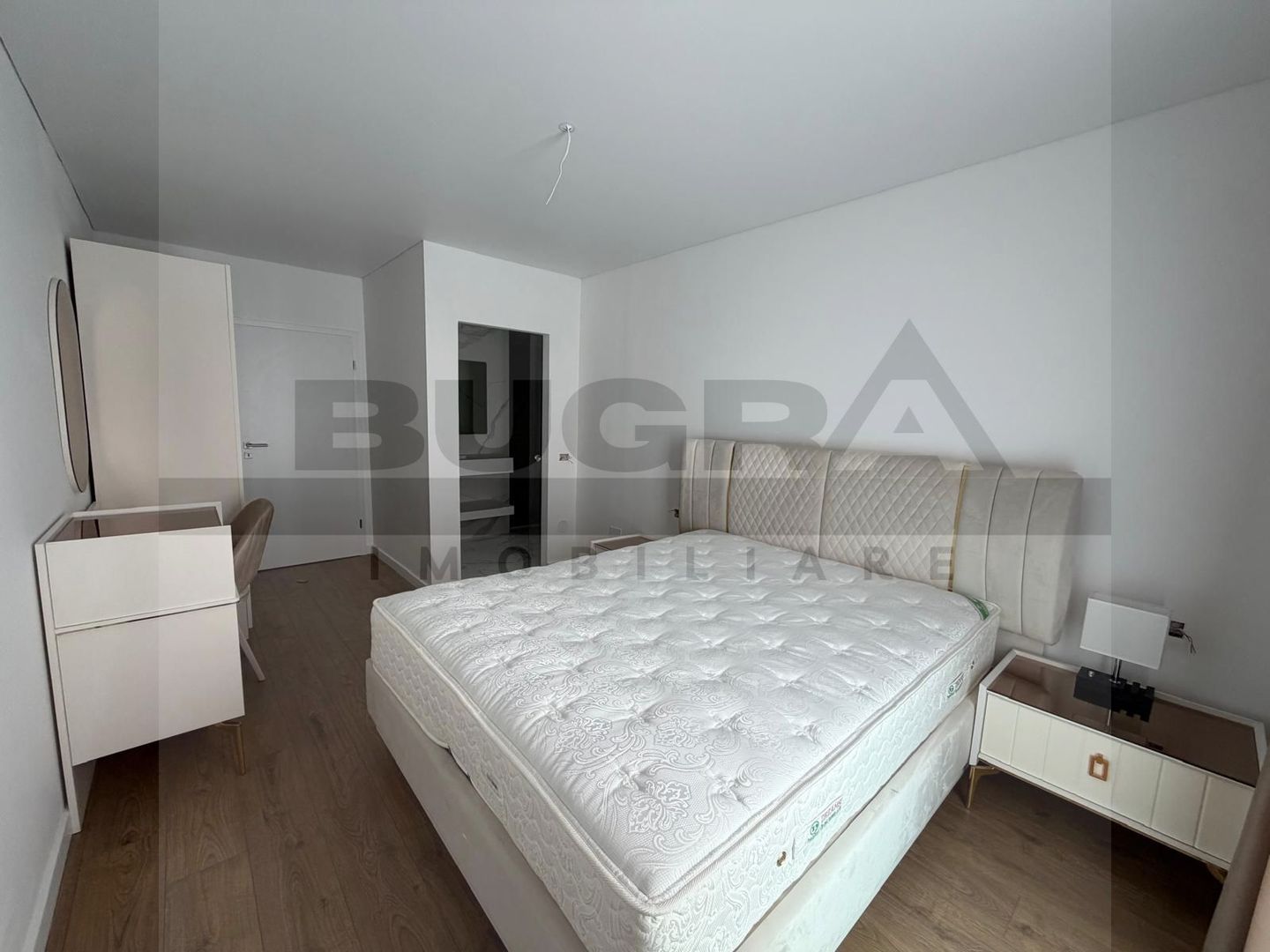 Apartament 3 camere modern, prima inchiriere, garaj, zona Golden Tulip - Poză 2