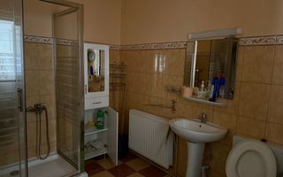 De vanzare apartament de 94MP cu curte de 90 MP - Poză 9