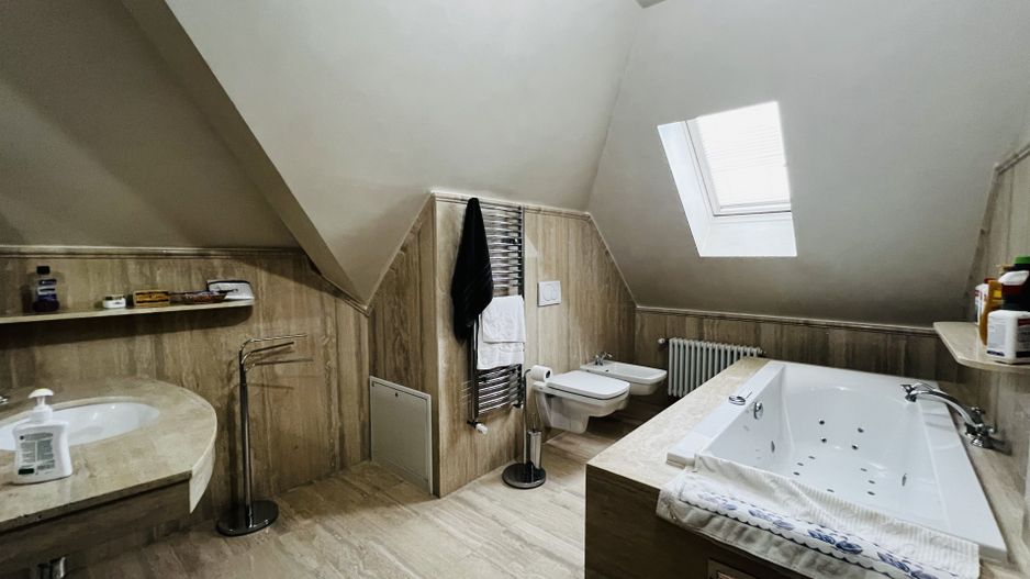 Vila cu 7 camere - Dumbravita - Zona Cora - Poză 11