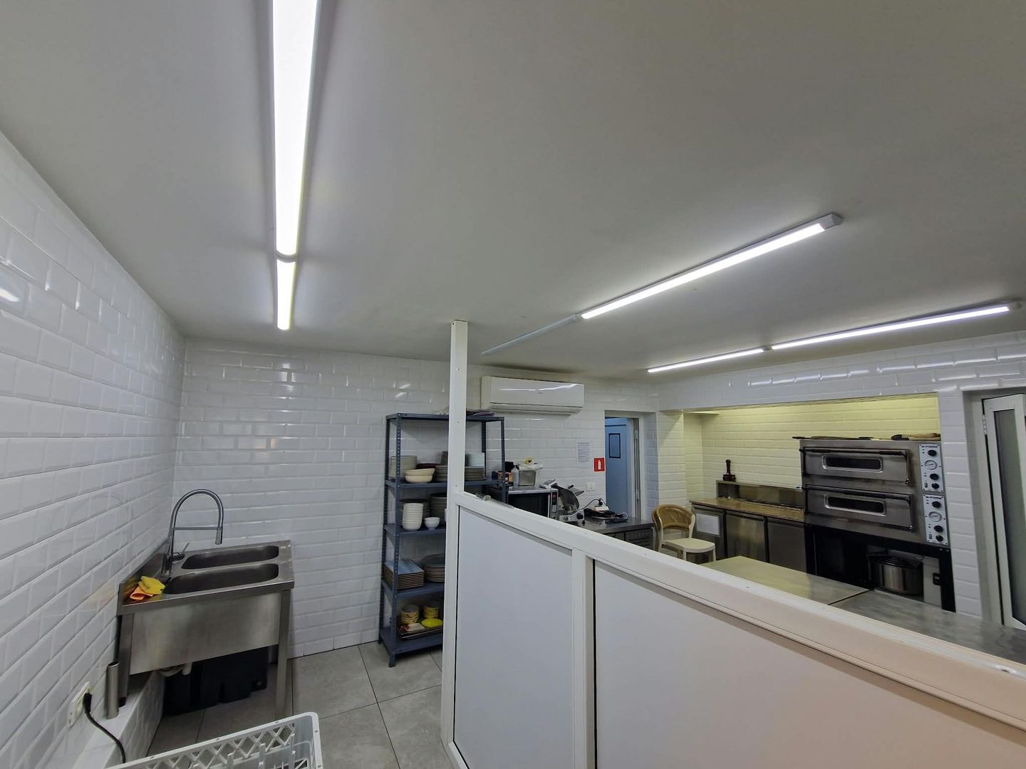 Afacere la cheie pe Strandul Neptun: restaurant, terasa, sala de evenimente - Poză 18
