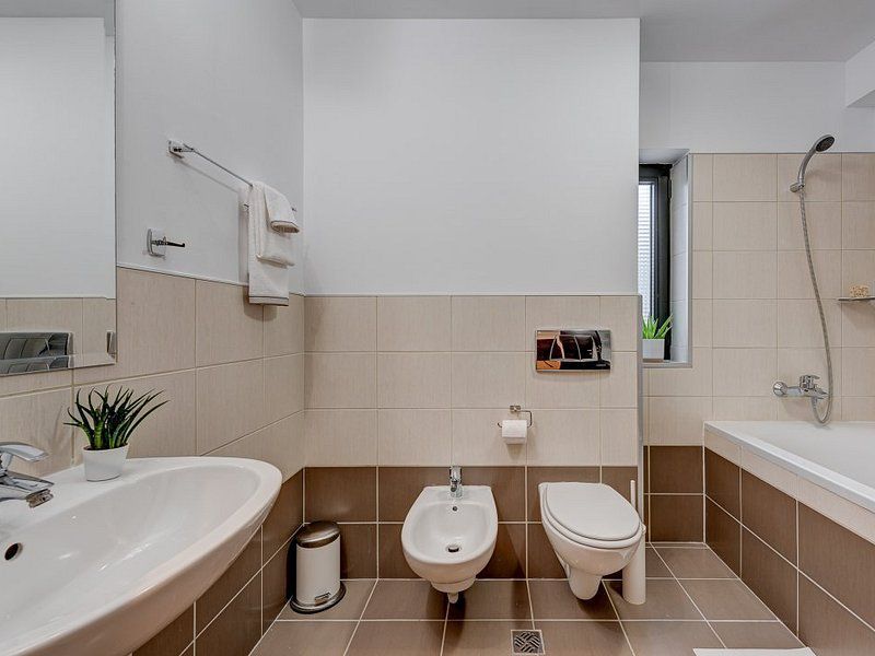 Apartament tip penthouse in Natura Residence, terasa 62 mp, mobilat modern - Poză 4