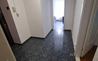 Medicina, etaj 3, CENTRALA, renovat recent - Poză 16