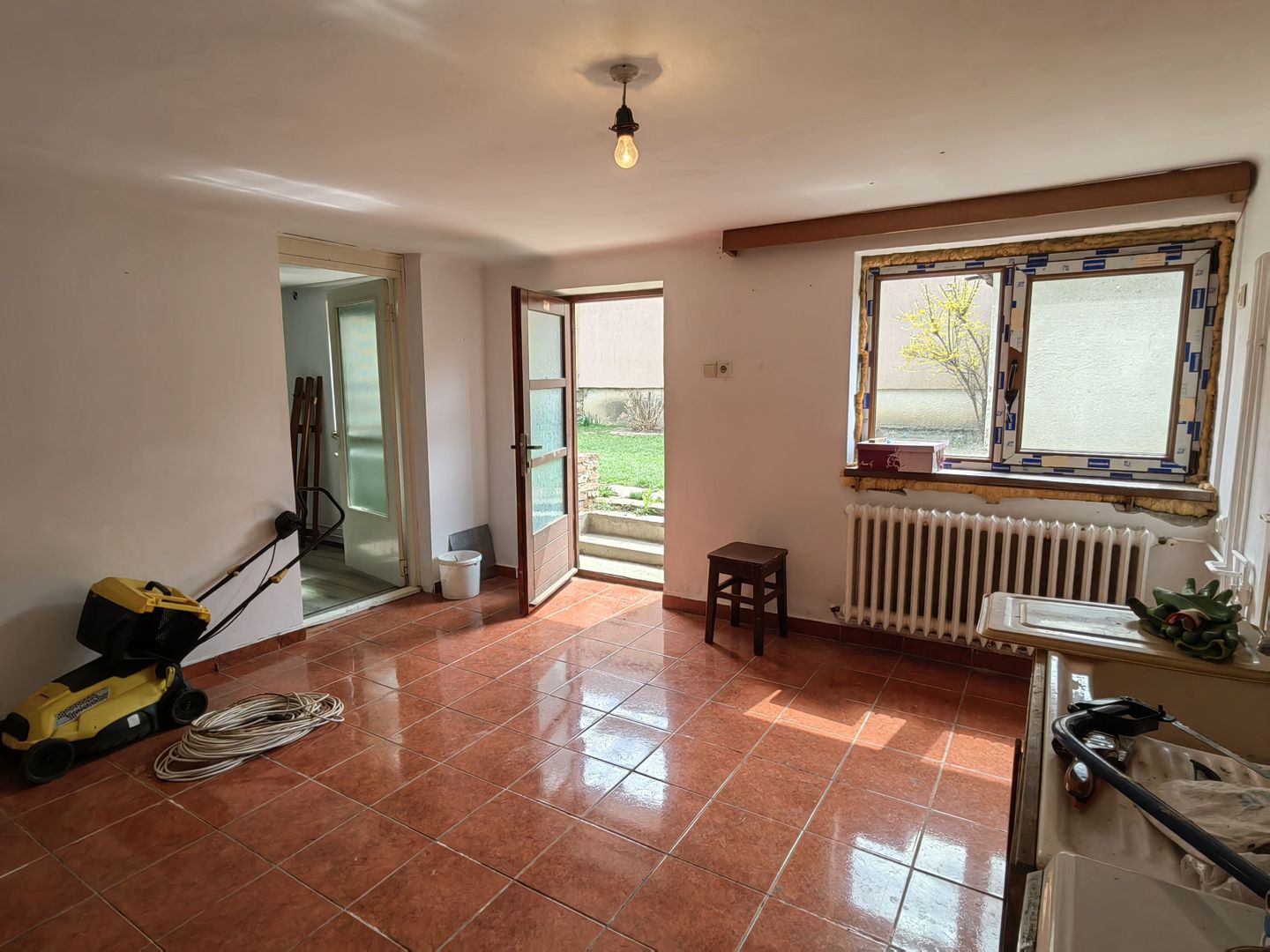 Casă cu 4 camere si teren zona Ciucului 120 m² - Poză 5
