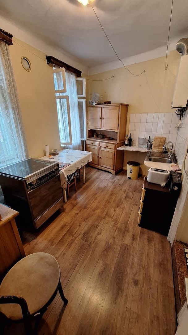 CASA - 3 camere, Parter si Etaj. Parcul Carol. - Poză 3