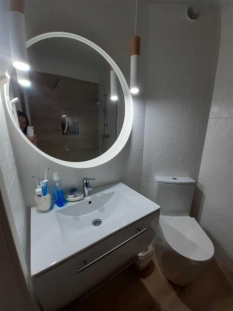 Casa la asfalt,  zona centrala, constructie 2011, renovata - Poză 6