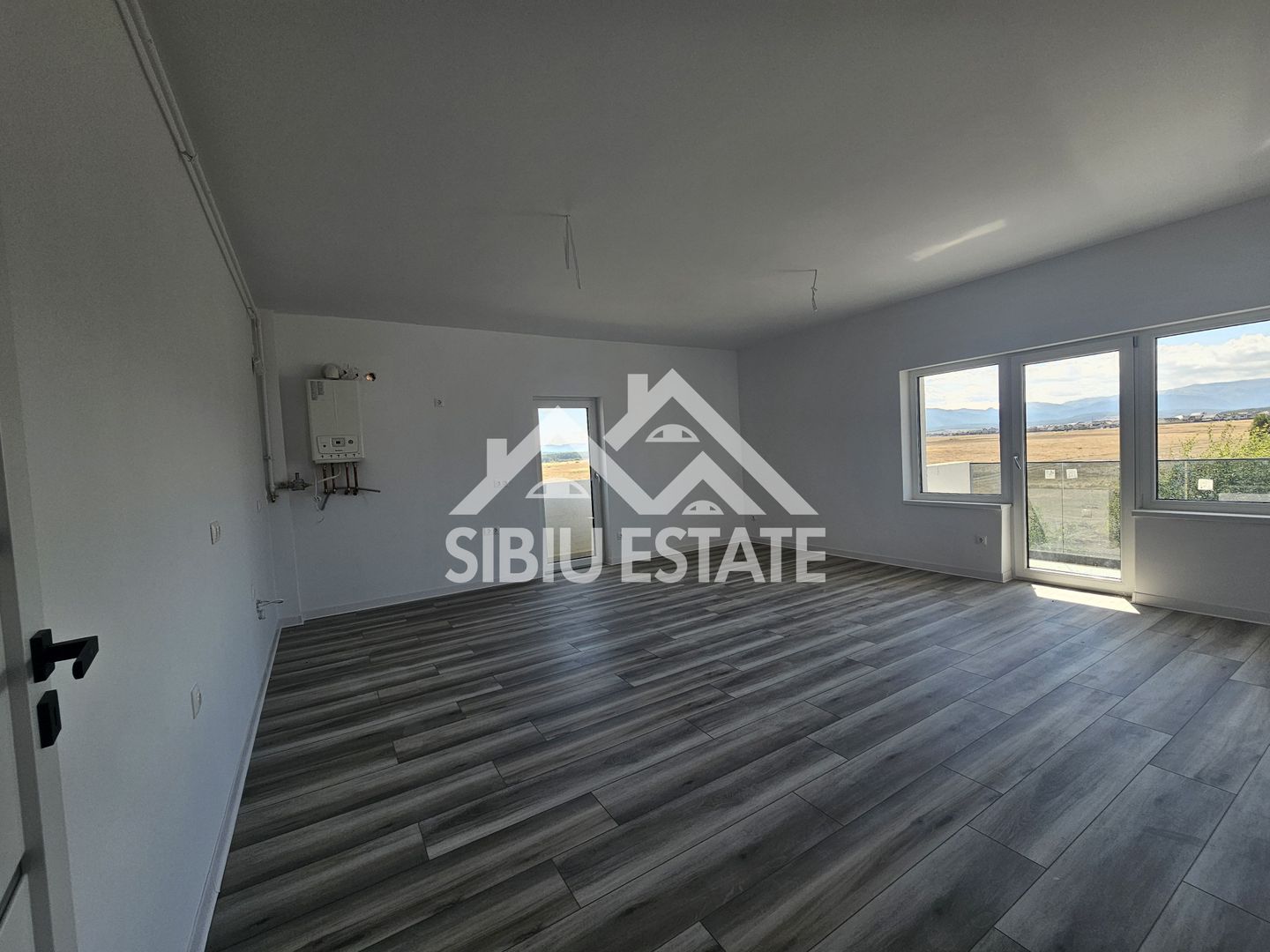 Apartament 3 camere LA CHEIE - Poză 1