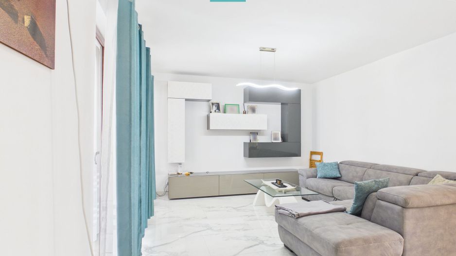 Vilă cu 4 camere in Livada - Poză 6