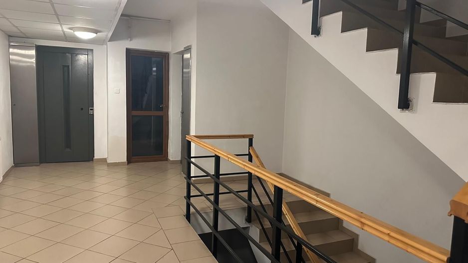 De vanzare apartament 2 camere - Mihai Bravu - Poză 14