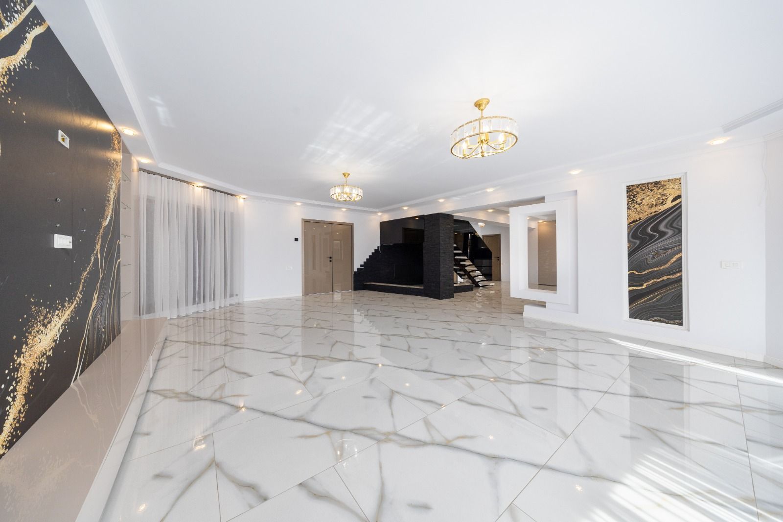 Casa 6 dormitoare+4 bai -1500 mp teren-Sacele - Poză 9