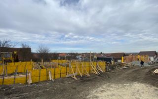 Casă Tip Duplex | 4 Camere | 2 Balcoane | Terasă | Șura Mică - Poză 10