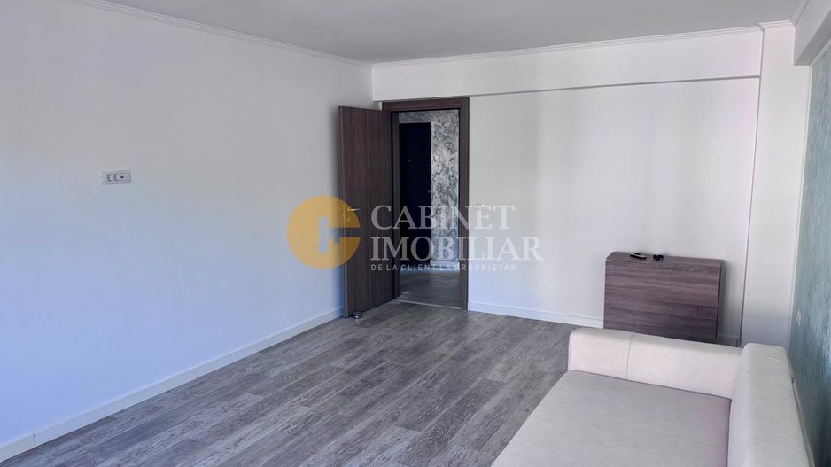 2 CAMERE DECOMANDAT--ETAJ 3--VEDERE LA LAC-- REDIU - Poză 2