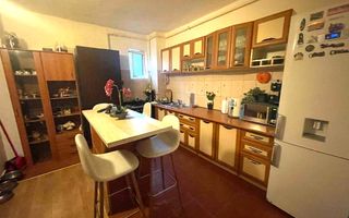Casa in apropiere de centru 370.000 sau duplex intreg 670.000 euro - Poză 1