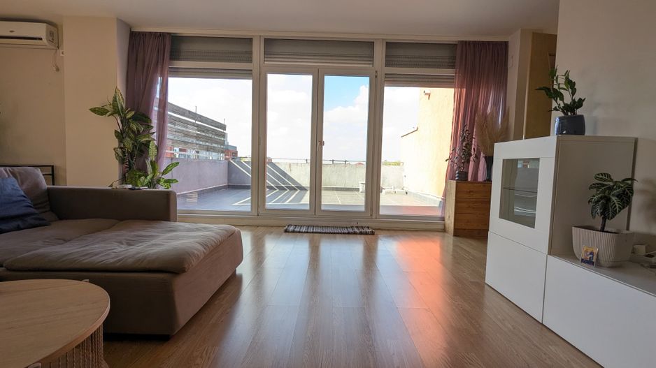 Apartament spatios 100 mp cu lift si 50 mp de terase - Poză 36