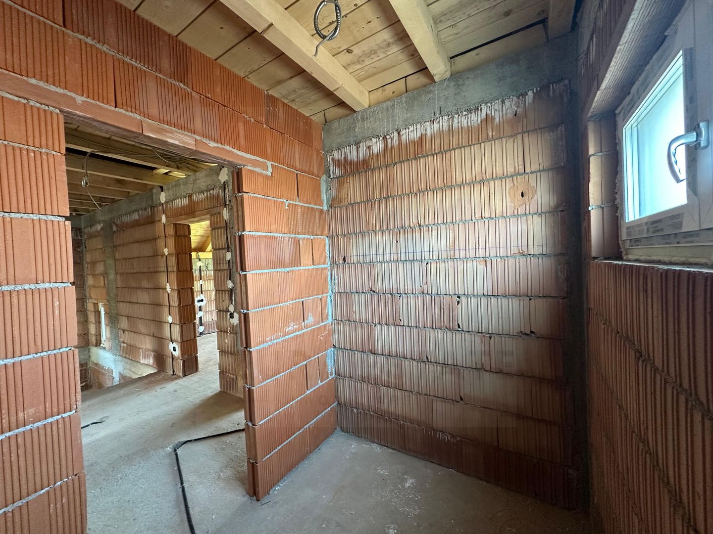 Casă tip duplex curte 350 mp 120 mp utili terasa 22 mp Sura Mare - Poză 10
