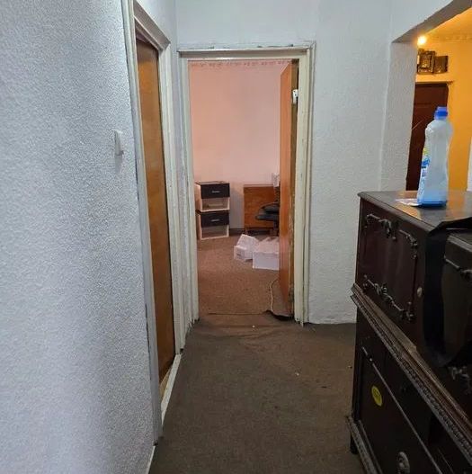 Apartament cu trei camere, Zetarilor, 63.000€ - Poză 2