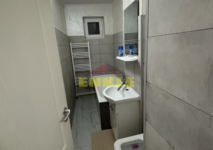De vânzare apartament 2 camere, zona Carrefour - Poză 5