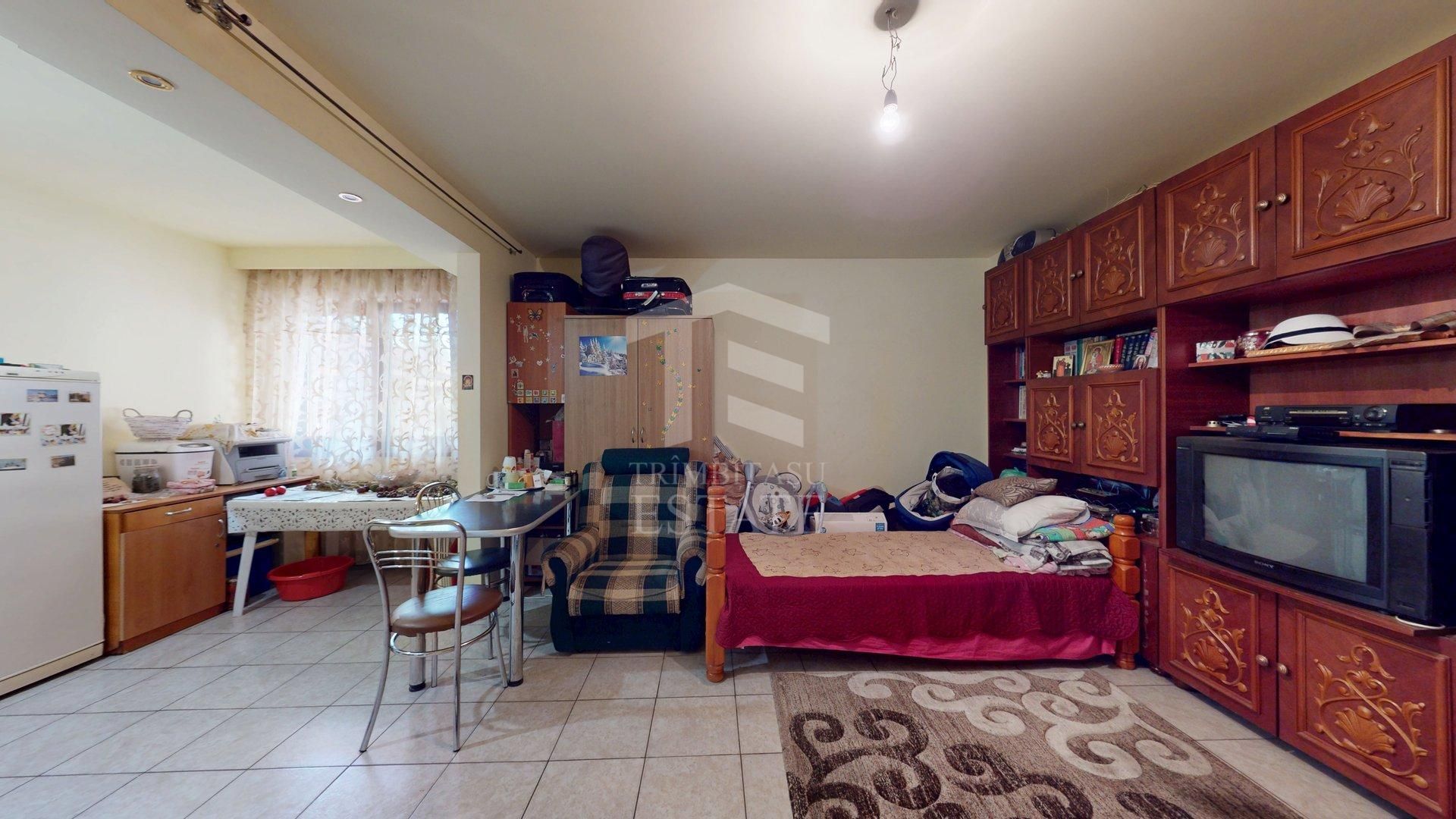 ANDRONACHE - Escalei | Casa individuala 9 camere | an 2014 | teren 260 - Poză 26
