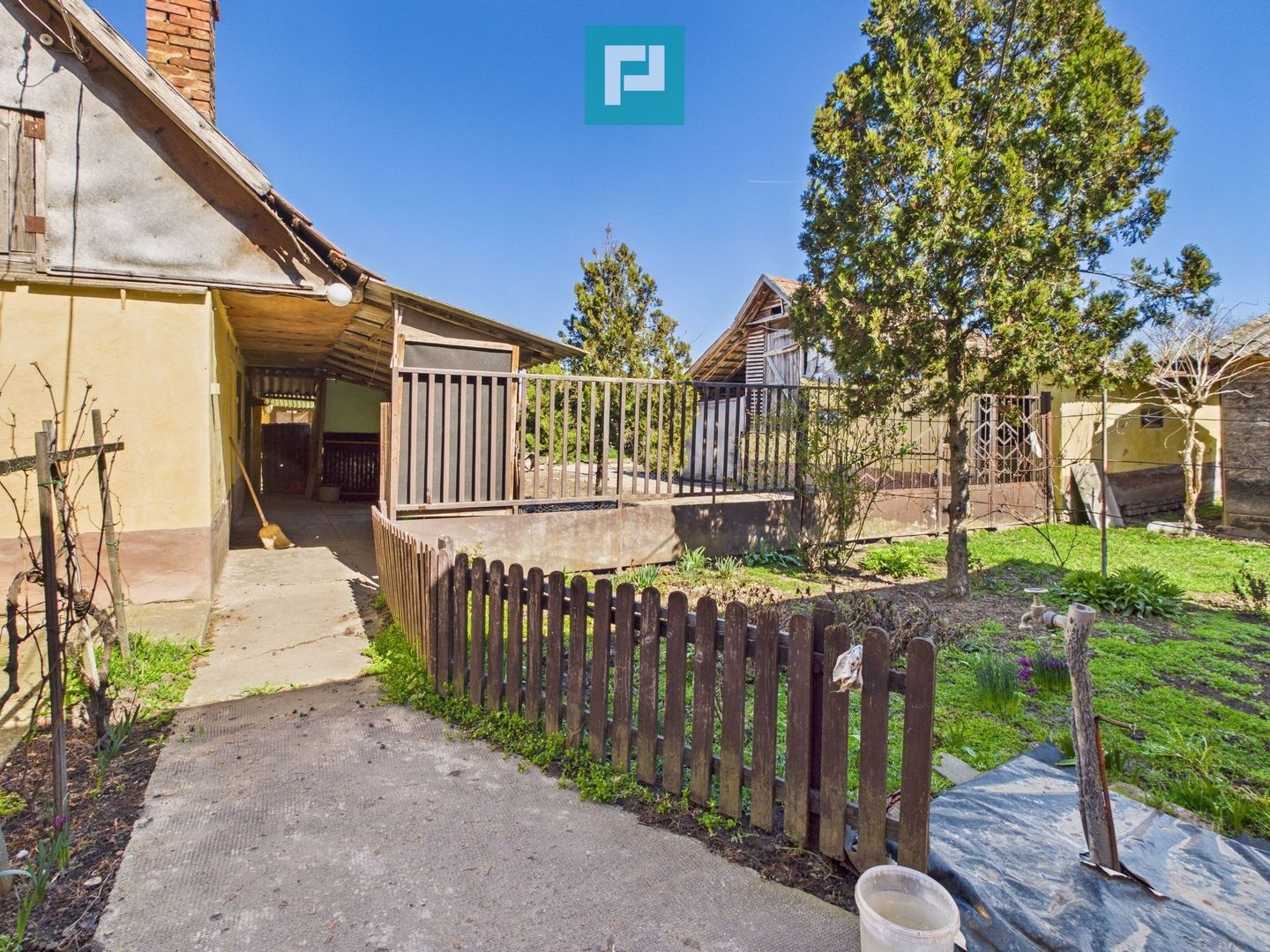 Casă cu 3 camere lângă frontiera Turnu - Poză 13