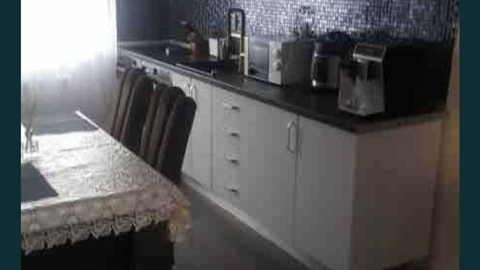 Apartament de vanzare cu 3 camere, Micro 16 Satu Mare etaj 4/4 - Poză 1