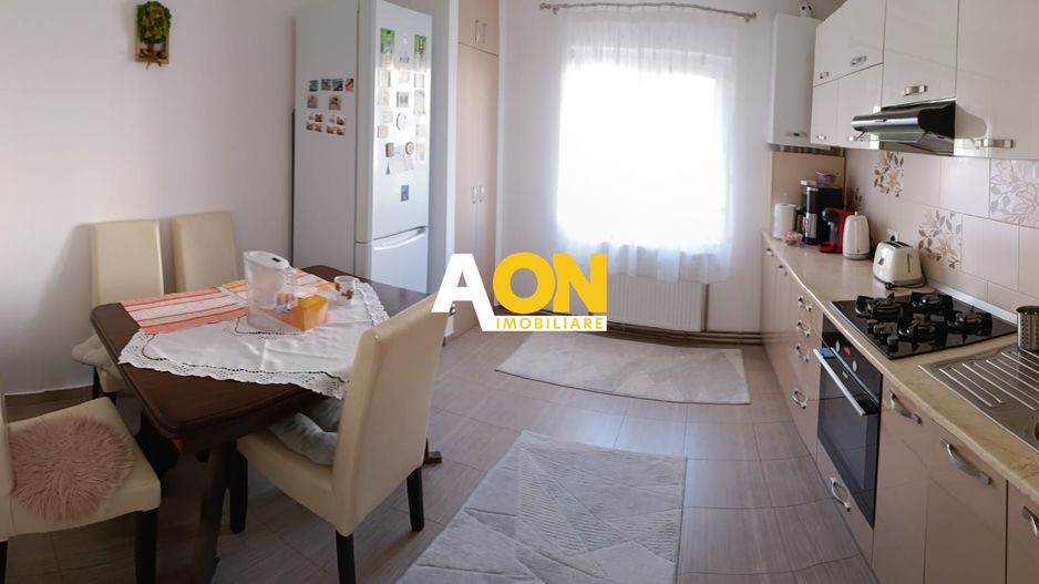 De inchiriat apartament 2 camere, etaj intermediar, Cetate - Poză 4