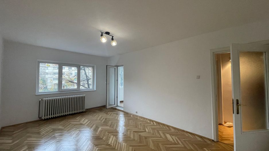 Apartament 3 camere - 2 bai - decomandat - Poză 1