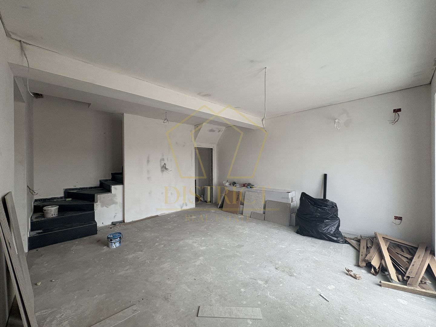 Duplex modern cu 3 camere  | Giroc | Hotel IQ - Poză 1