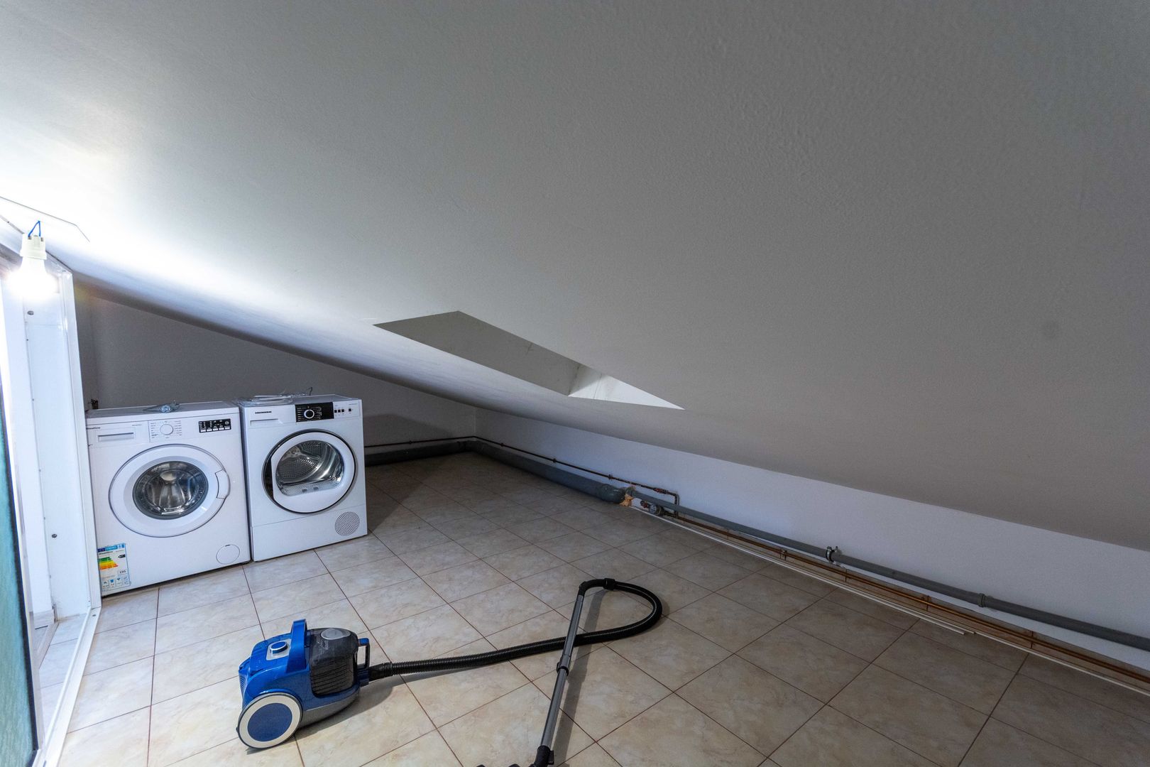 Bucurestii Noi - Chitila Ap 3  camere la curte, terasa, comision 0% - Poză 11